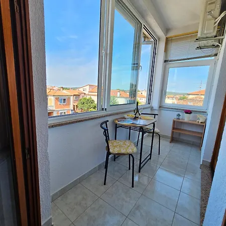 Neven Parking Place Apartman *